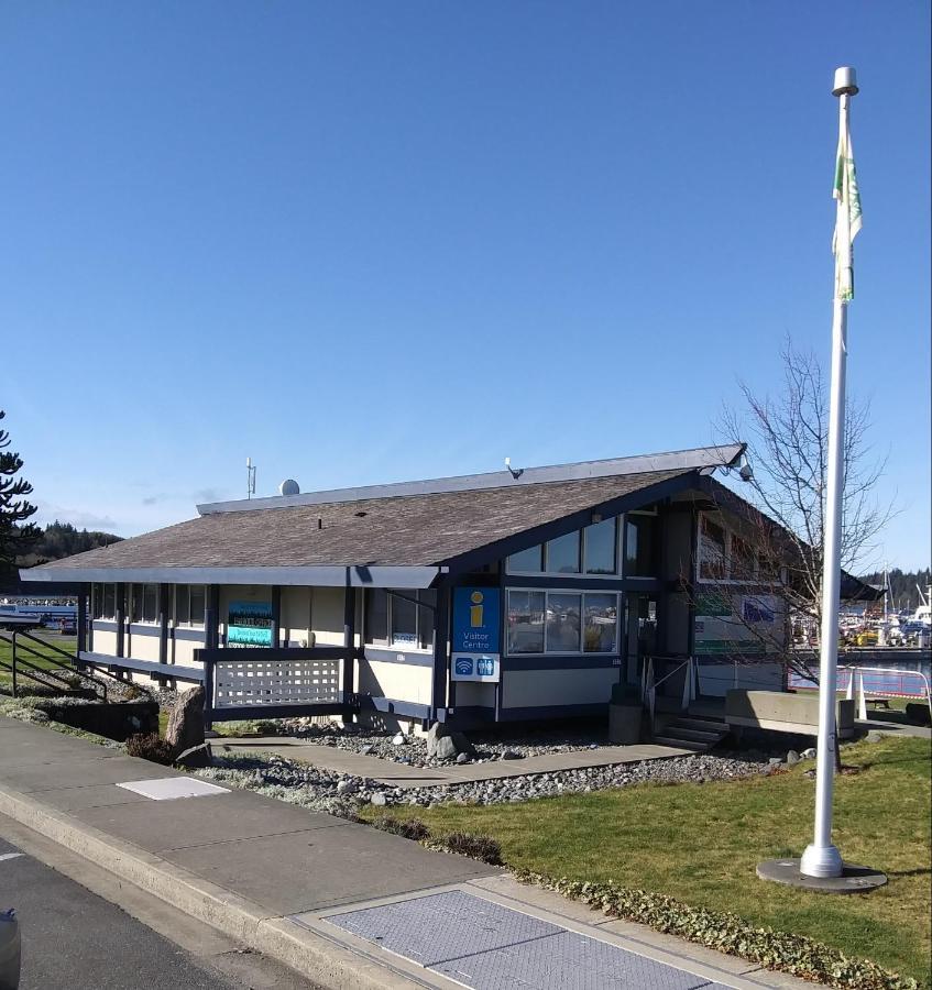 Haida Way Motor Inn Порт Макнейлл Экстерьер фото